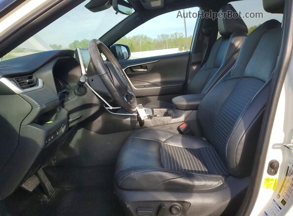 4T3E6RFV8MU026763 2021 TOYOTA RAV4 White Widok wnętrza z przodu
