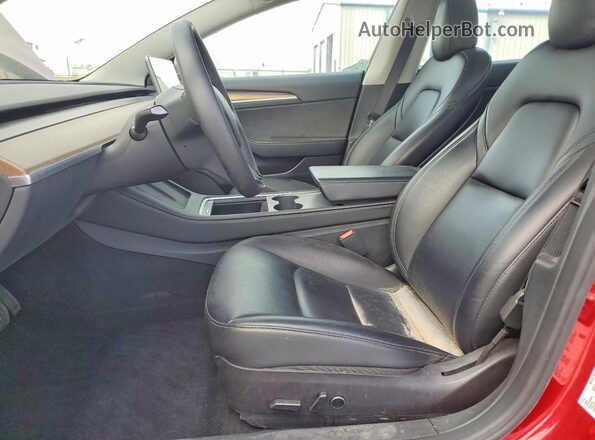 5YJ3E1EA9PF466561 2023 TESLA MODEL 3 Красный Вид панели приборов