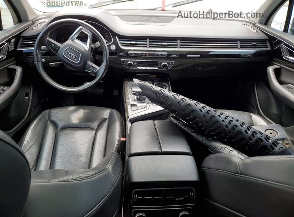 WA1VAAF71HD001105 2017 AUDI Q7 Серебряный Вид щитка приборов