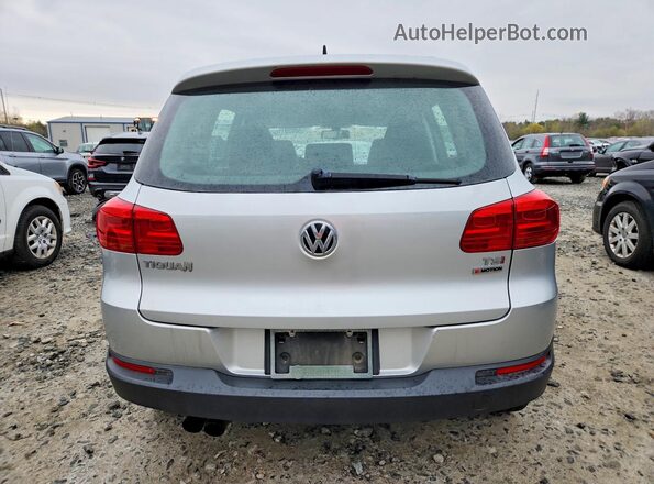 WVGBV7AX1HK000423 2017 VOLKSWAGEN TIGUAN Серебряный Вид салона спереди