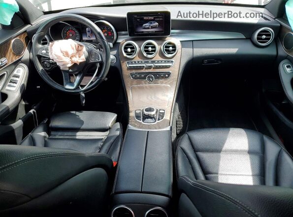55SWF4JB1JU257069 2018 MERCEDES-BENZ C Black Widok deski rozdzielczej