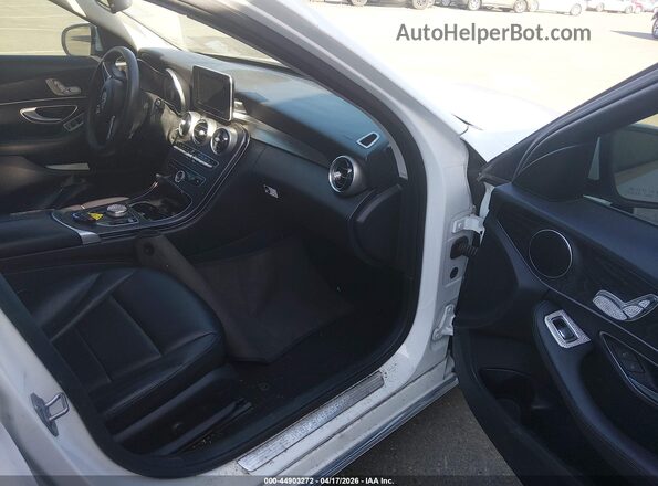 55SWF4JB2HU226584 2017 MERCEDES-BENZ C-CLASS White Вид салону спереду