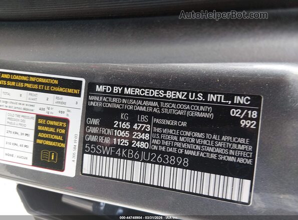 55SWF4KB6JU263898 2018 MERCEDES-BENZ C-CLASS Gray Vista del compartimento del motor