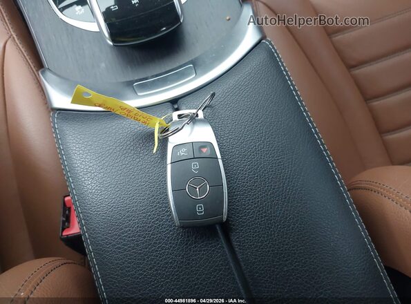 55SWF6EB5KU311979 2019 MERCEDES-BENZ AMG C 43 Red Вид панелі приладів