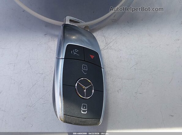 55SWF8DB8KU316316 2019 MERCEDES-BENZ C-CLASS White Widok deski rozdzielczej