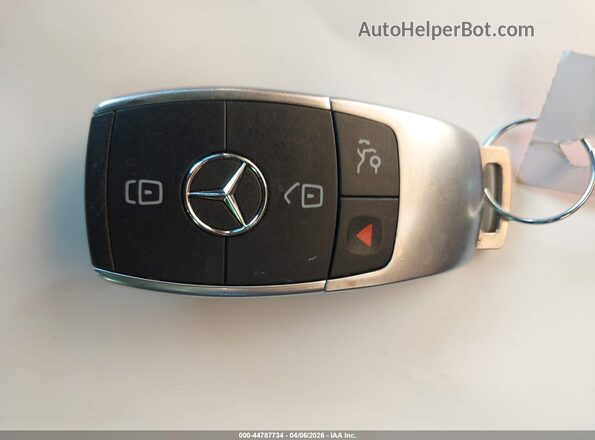 55SWF8EB0KU292611 2019 MERCEDES-BENZ C-CLASS Blue Widok deski rozdzielczej