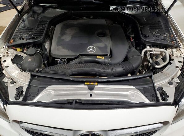 55SWF8EB0KU322285 2019 MERCEDES-BENZ C White Widok wnętrza z tyłu