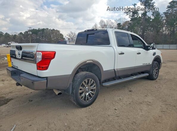 1N6BA1F28HN553155 2017 NISSAN TITAN White Przód prawy
