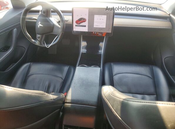 5YJ3E1EA4JF007090 2018 TESLA MODEL Red Widok zestawu wskaźników