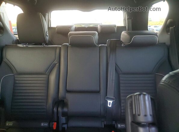 SALRRBBK7HA013463 2017 LAND ROVER DISCOVERY Серый Вид задней части салона