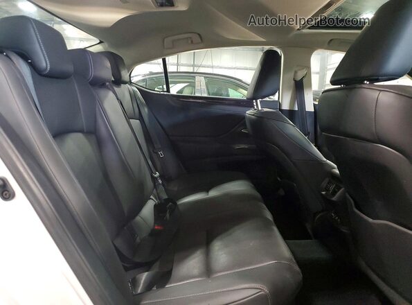 58AD21B19LU007828 2020 LEXUS ES White Vista de los asientos traseros
