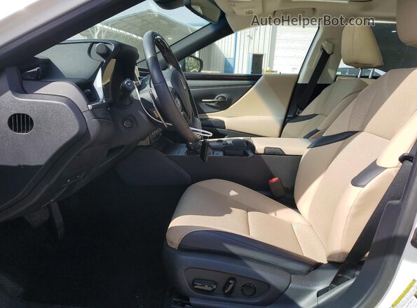 58ADZ1B13MU107940 2021 LEXUS ES White Front interior view