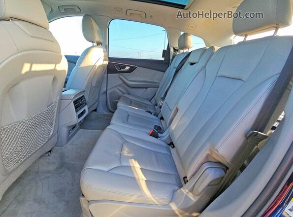 WA1LXBF79ND006740 2022 AUDI Q7 Синий Вид салона спереди