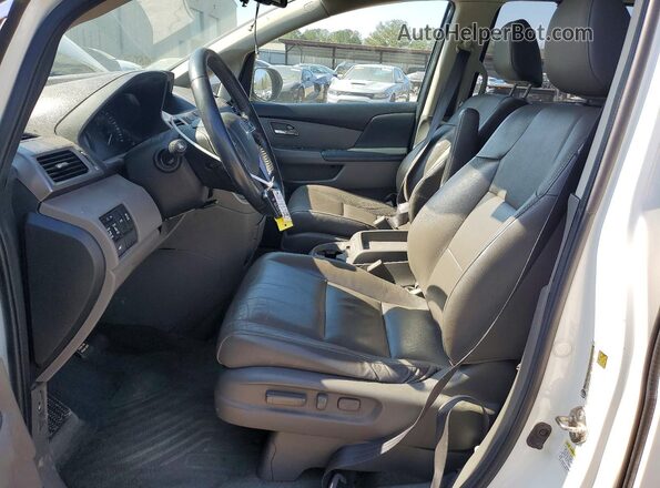 5FNRL5H66HB003003 2017 HONDA ODYSSEY Белый Вид салона спереди