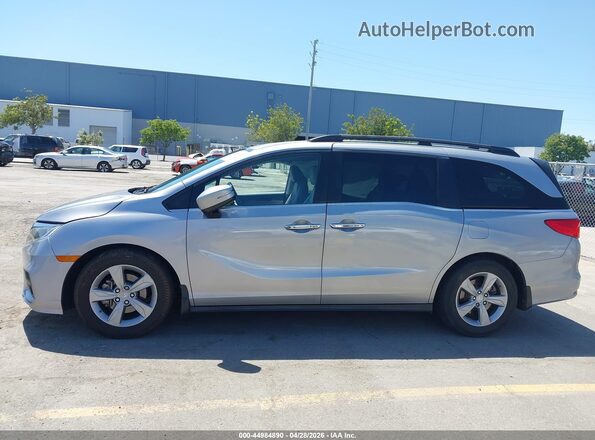 5FNRL6H71JB058642 2018 HONDA ODYSSEY Silver 