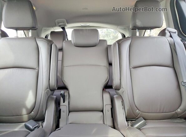 5FNRL6H75JB062838 2018 HONDA ODYSSEY White Widok tylnych siedzeń