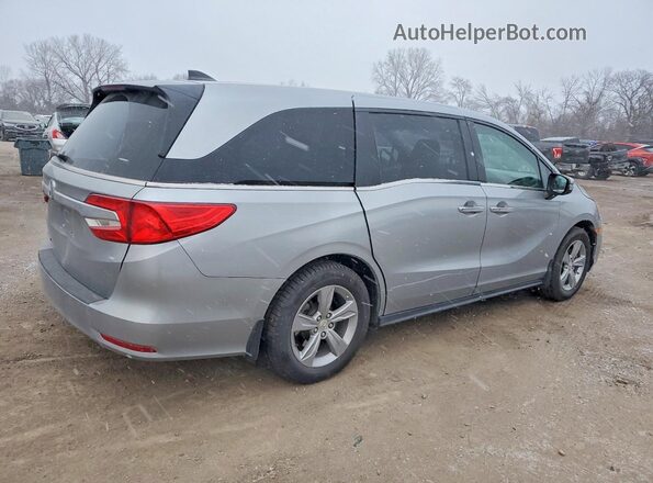 5FNRL6H76JB063321 2018 HONDA ODYSSEY Серебряный Задняя правая четверть