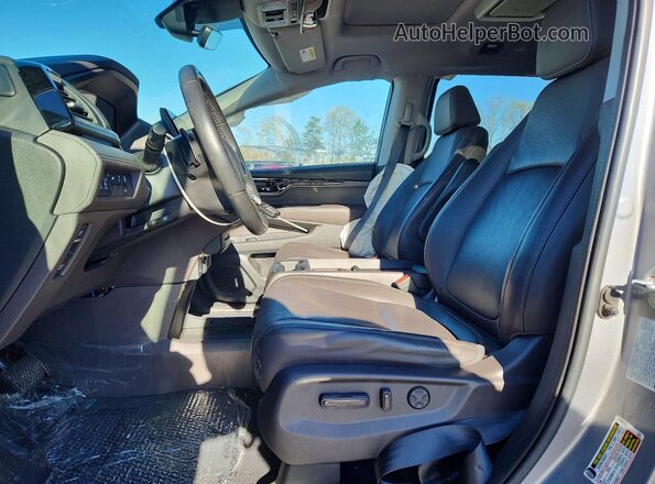 5FNRL6H88NB010439 2022 HONDA ODYSSEY Серебряный Вид салона спереди