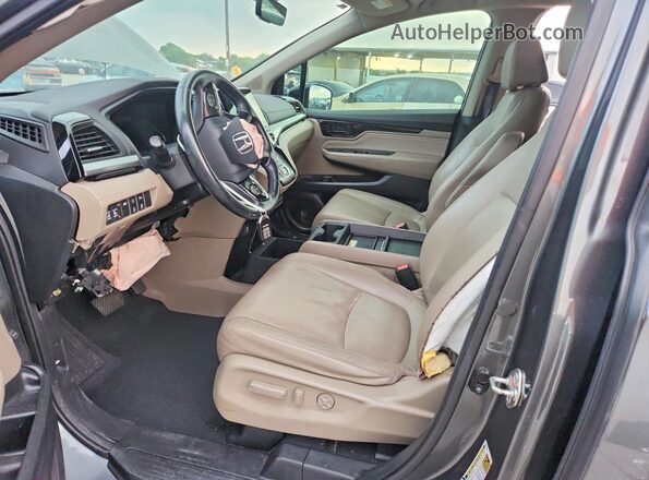 5FNRL6H93JB060748 2018 HONDA ODYSSEY Gray Front interior view