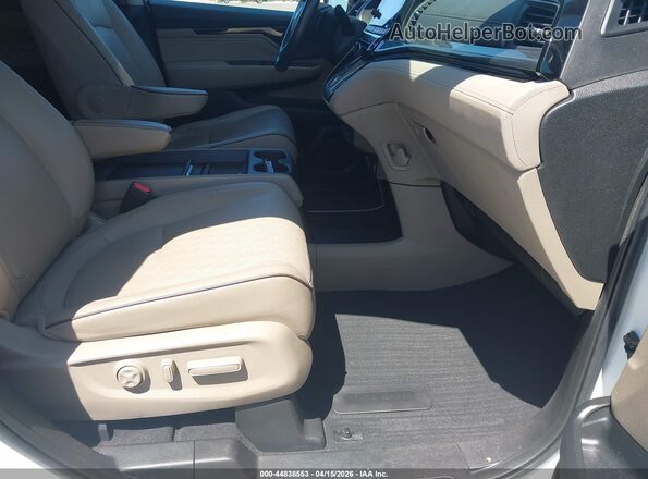 5FNRL6H96NB057333 2022 HONDA ODYSSEY Белый Вид салона спереди