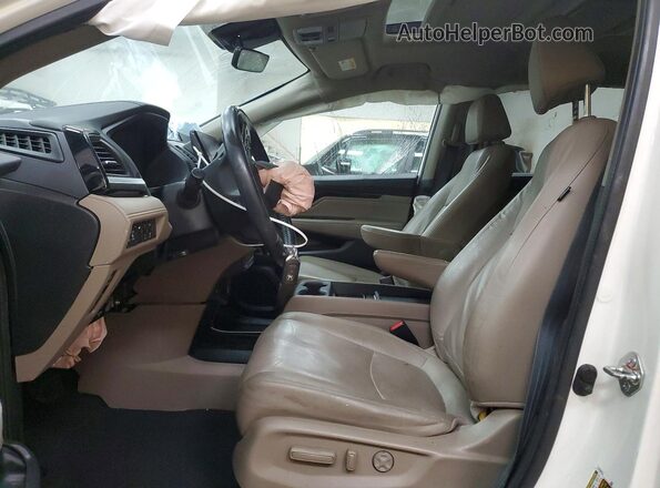 5FNRL6H97JB024321 2018 HONDA ODYSSEY Белый Вид салона спереди