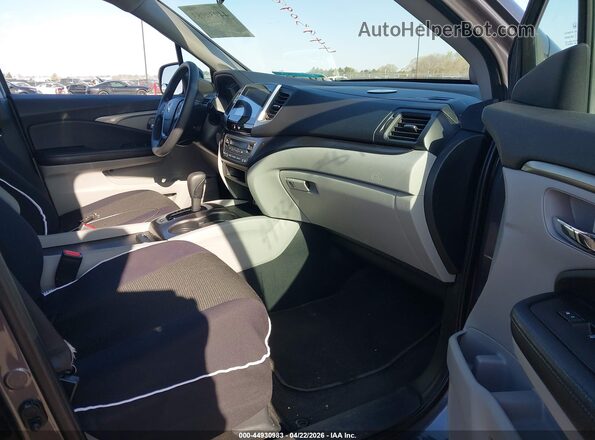 5FNYF6H38HB031805 2017 HONDA PILOT Серый Вид салона спереди