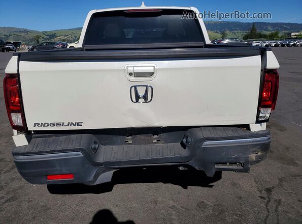 5FPYK2F56JB001580 2018 HONDA RIDGELINE White Widok z tyłu
