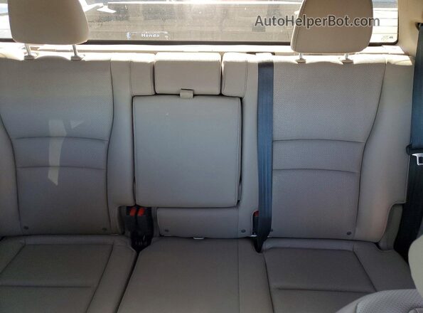 5FPYK2F56JB001580 2018 HONDA RIDGELINE White Widok tylnych siedzeń
