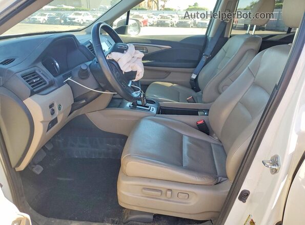 5FPYK2F56JB001580 2018 HONDA RIDGELINE White Widok wnętrza z przodu