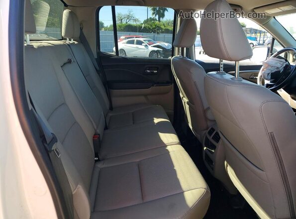 5FPYK2F56JB001580 2018 HONDA RIDGELINE White Widok wnętrza z tyłu