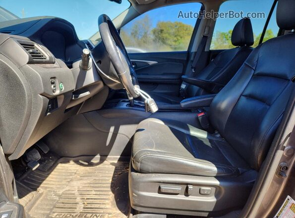 5FPYK2F65HB010502 2017 HONDA RIDGELINE Gray წინა სალონის ხედი