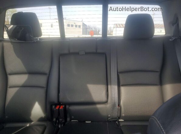 5FPYK3F57KB018492 2019 HONDA RIDGELINE White Vista de los asientos traseros
