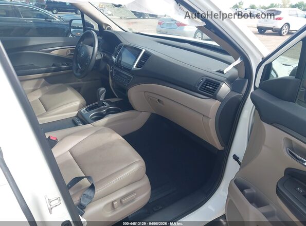 5FPYK3F69HB030502 2017 HONDA RIDGELINE Белый Вид салона спереди