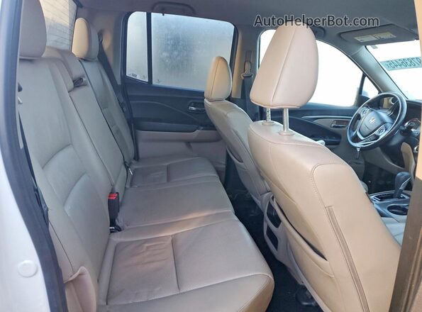 5FPYK3F69JB007789 2018 HONDA RIDGELINE White Вид задніх сидінь