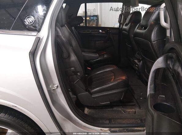 5GAKVCKD0HJ174637 2017 BUICK ENCLAVE Silver Widok naklejki z numerem VIN