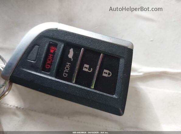 5J8TC1H53PL003835 2023 ACURA RDX Red Vista del salpicadero