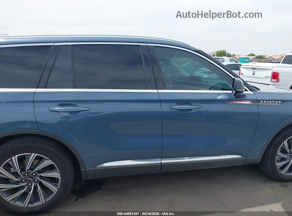 5LM5J6XC9SGL33676 2025 LINCOLN AVIATOR Blue Widok wnętrza z tyłu
