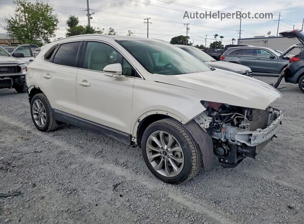 5LMCJ2C94KUL02007 2019 LINCOLN MKC Белый Передняя правая четверть