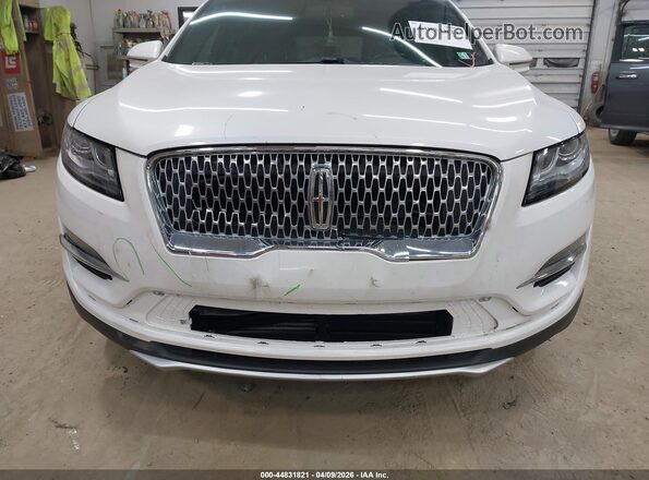 5LMCJ2D99KUL44302 2019 LINCOLN MKC Белый Вид спереди