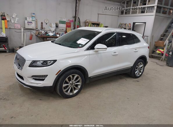 5LMCJ2D99KUL44302 2019 LINCOLN MKC Белый Передняя левая четверть