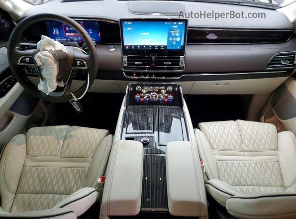 5LMJJ2TG3REL16233 2024 LINCOLN NAVIGATOR Black Vista del salpicadero