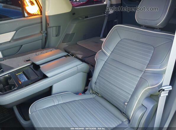 5LMJJ2TG8REL19385 2024 LINCOLN NAVIGATOR Серый 