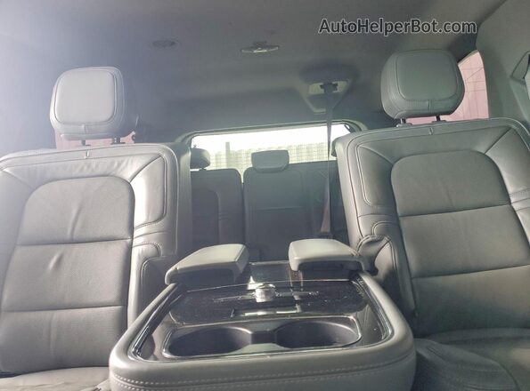 5LMJJ3KT5LEL00689 2020 LINCOLN NAVIGATOR Черный Вид задних сидений