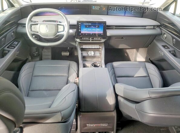 5LMPJ8JA3TJ036645 2026 LINCOLN NAUTILUS Черный Вид панели приборов