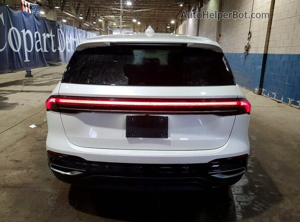 5LMPJ8JAXSJ891390 2025 LINCOLN NAUTILUS Белый Вид сзади