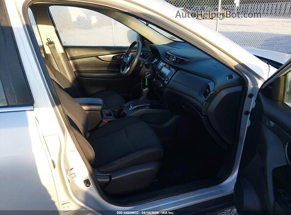 5N1AT2MV9KC829014 2019 NISSAN ROGUE Серебряный Вид салона спереди