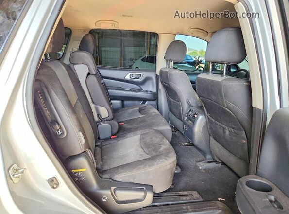 5N1DR2MM0JC625946 2018 NISSAN PATHFINDER Silver უკანა სალონის ხედი