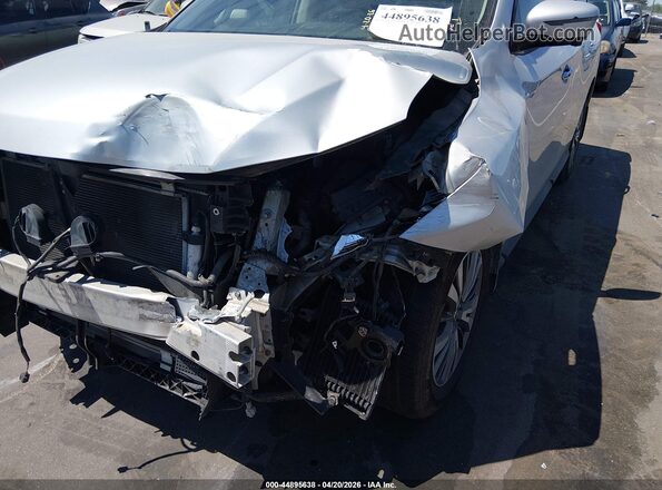 5N1DR2MM1HC622757 2017 NISSAN PATHFINDER Silver Widok z przodu