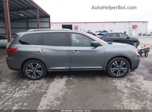 5N1DR2MM9HC660995 2017 NISSAN PATHFINDER Gray უკანა სალონის ხედი