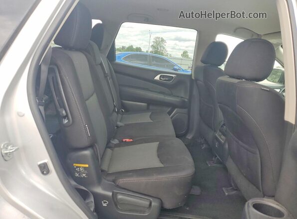 5N1DR2MN1JC630534 2018 NISSAN PATHFINDER Серебряный Вид задней части салона